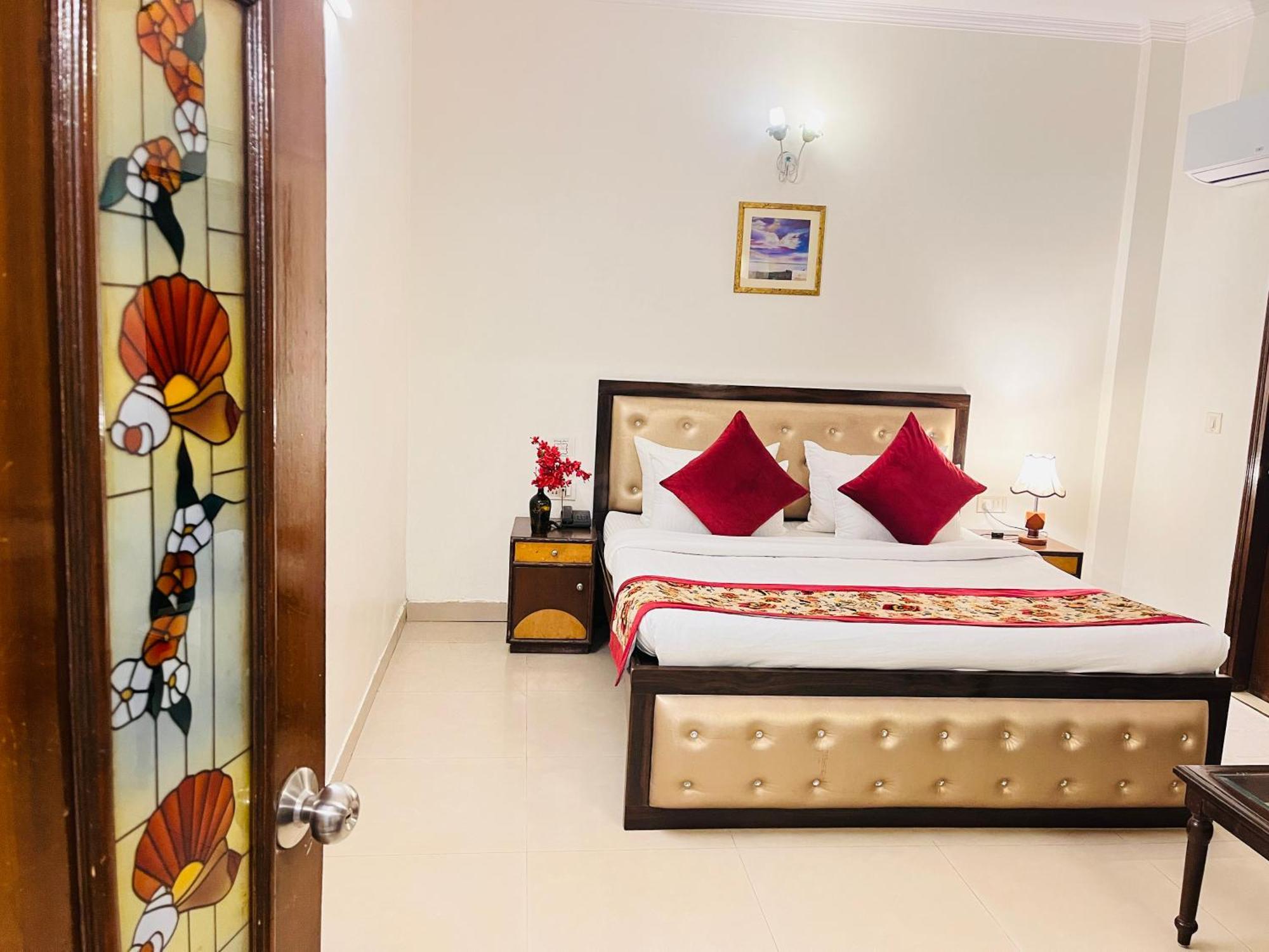 Hotel Paras - Karol Bagh Delhi Exterior photo