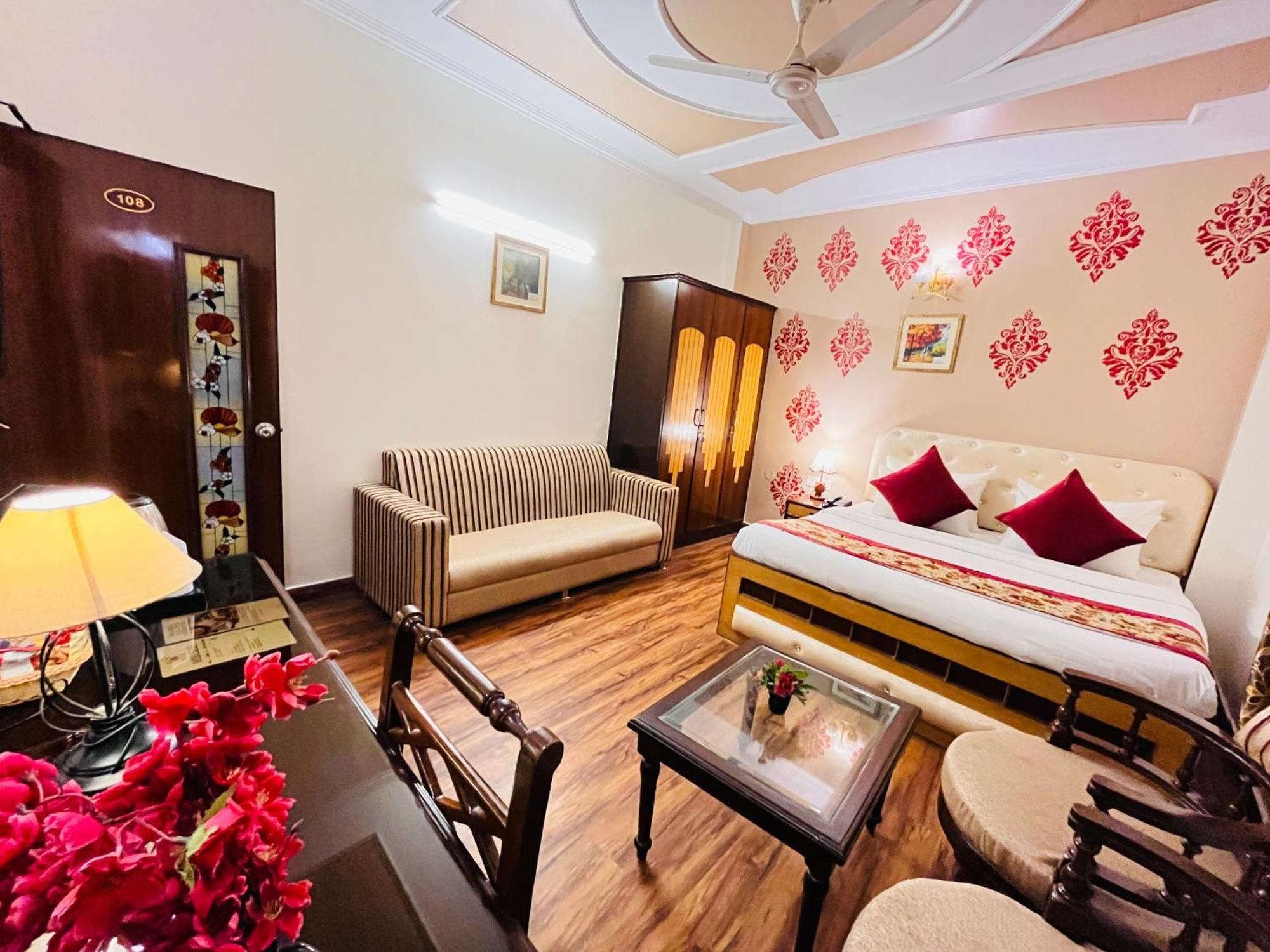 Hotel Paras - Karol Bagh Delhi Exterior photo