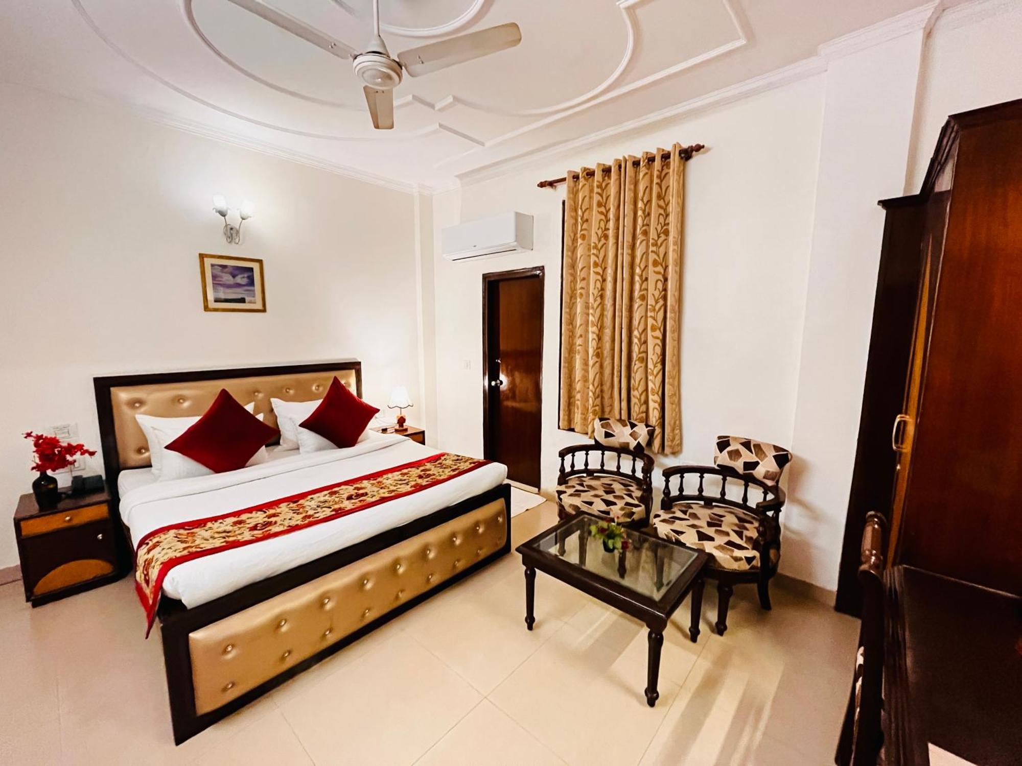 Hotel Paras - Karol Bagh Delhi Exterior photo
