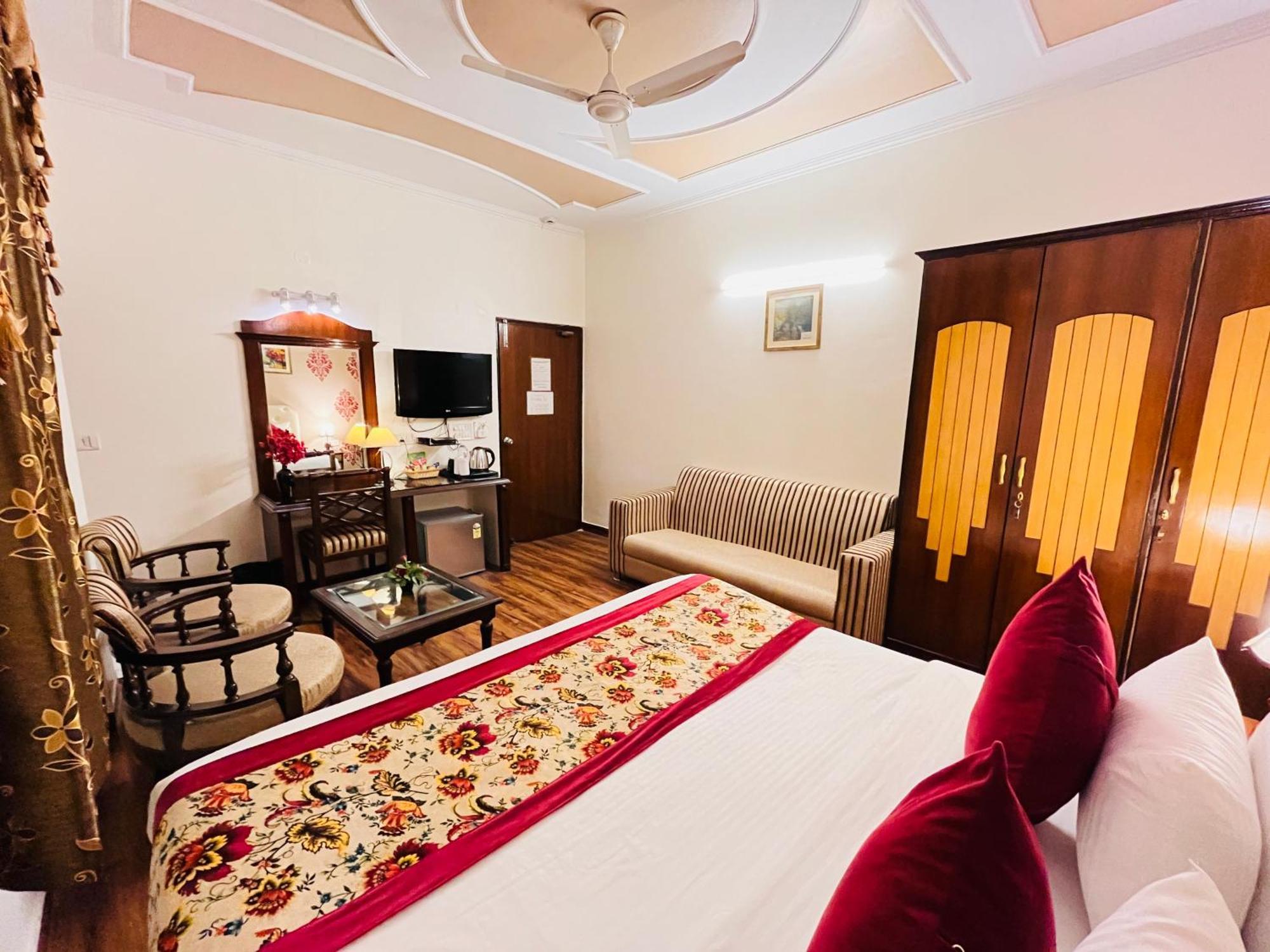 Hotel Paras - Karol Bagh Delhi Exterior photo