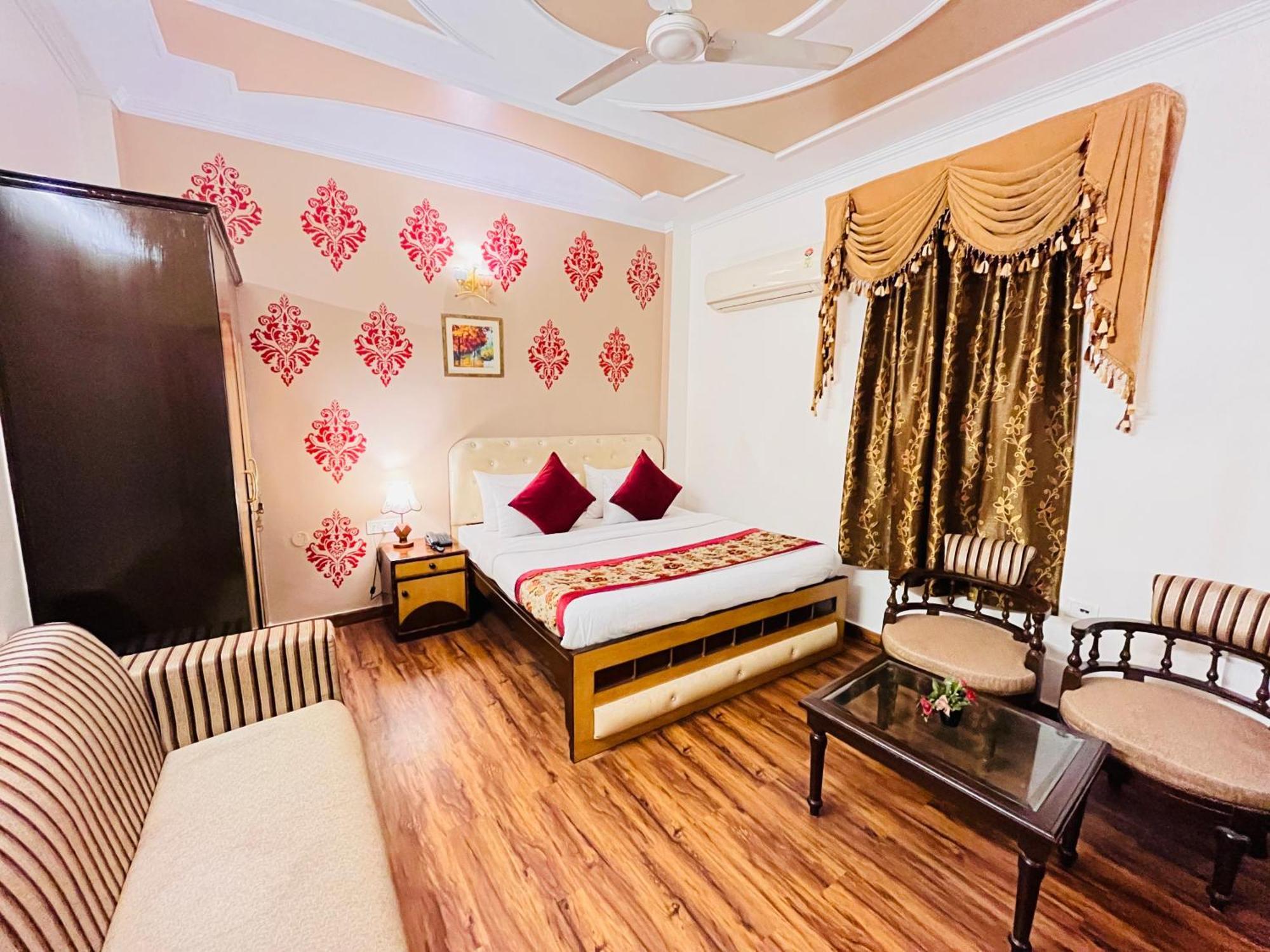 Hotel Paras - Karol Bagh Delhi Exterior photo